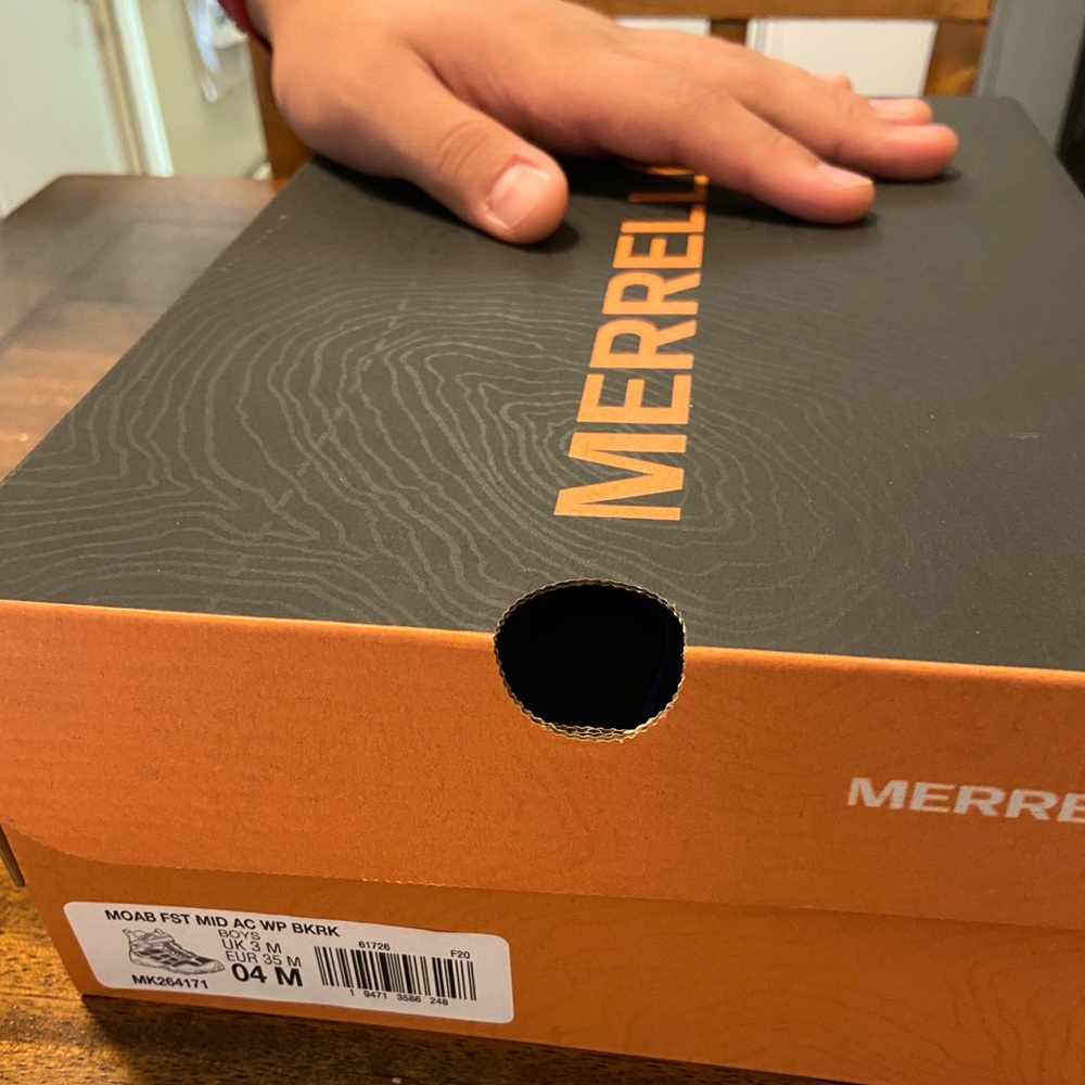 Kids shoes new